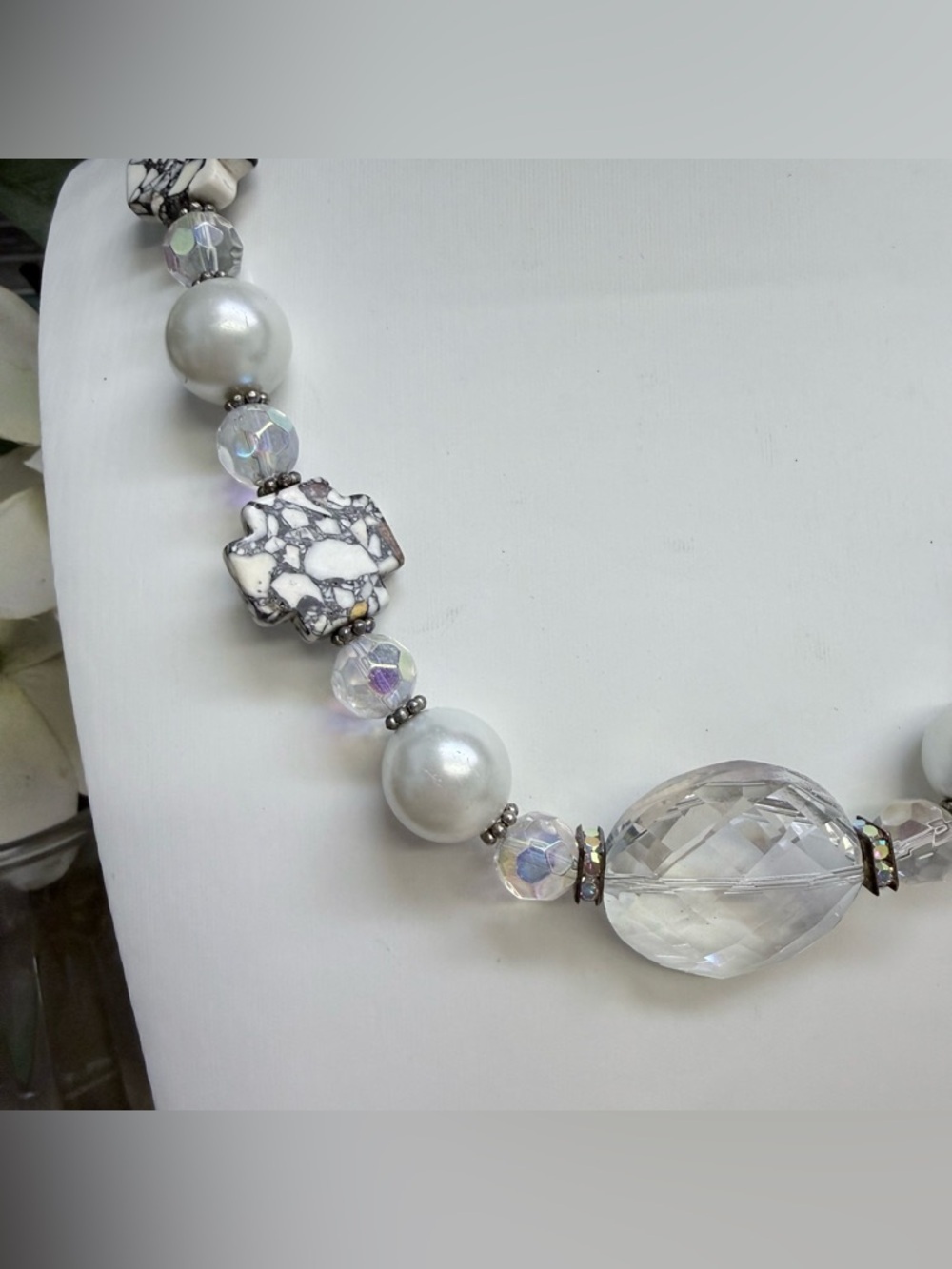 Beautiful crystal, silver and stone necklace - Picture 2 of 3